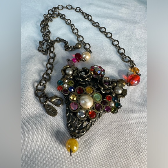 Funky feminine vibe meets sparkly rhinestone steampunk necklace - Picture 7 of 7